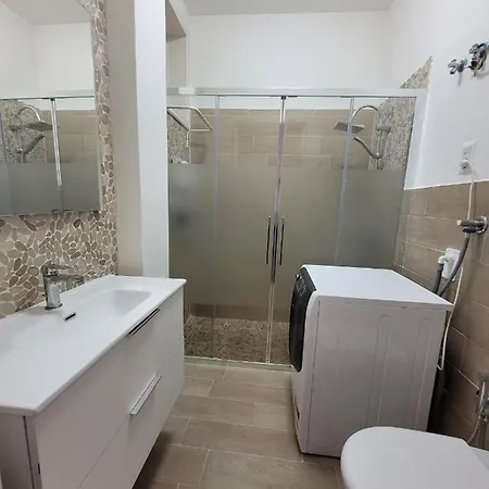 Eleni 50m & Shopping Apartament Lido Marini