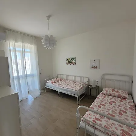 Eleni 50m & Shopping Apartament Lido Marini